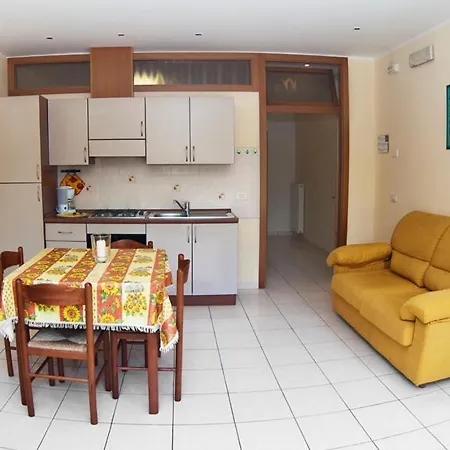Casa Facchinetti Yellow Apartment